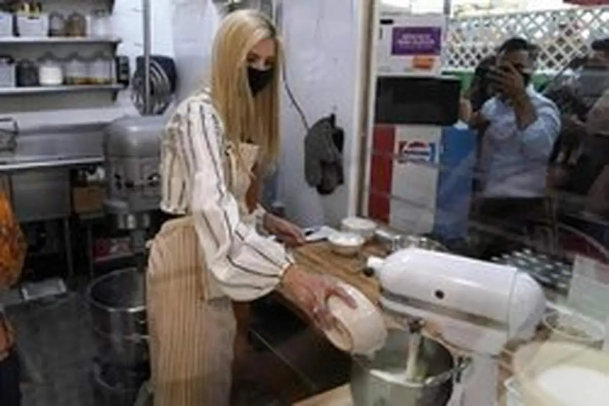 ایوانکا ترامپ در شیرینی‌پزی+ عکس