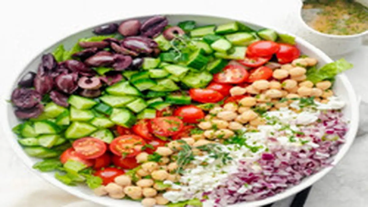 سالاد سالم با این ۱۵ خوراکی خوشمزه