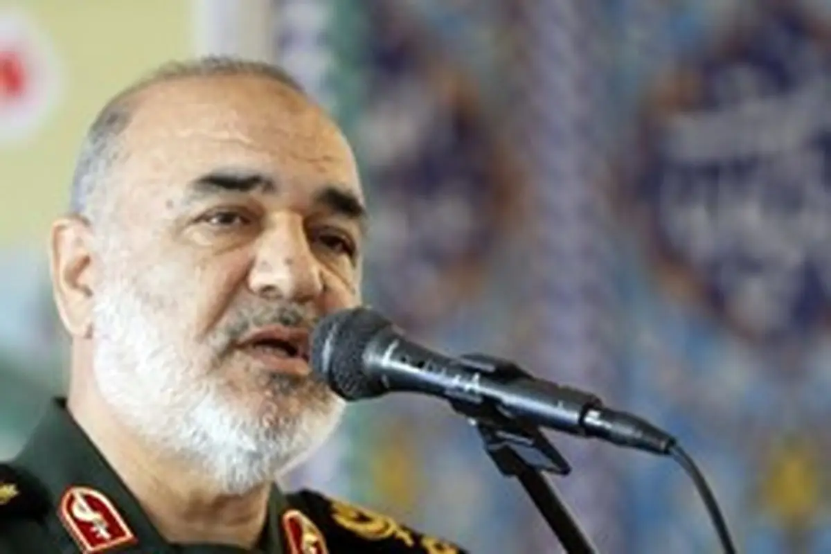 سرلشکر سلامی: مراسم دانشآموختگی دانشگاههای افسری، به عطر صمیمیت معطر بود