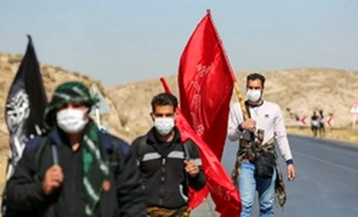 زائرین پیاده در راه مشهد