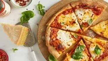 طرز تهیه پیتزا خانگی با پنیر شایر بلو