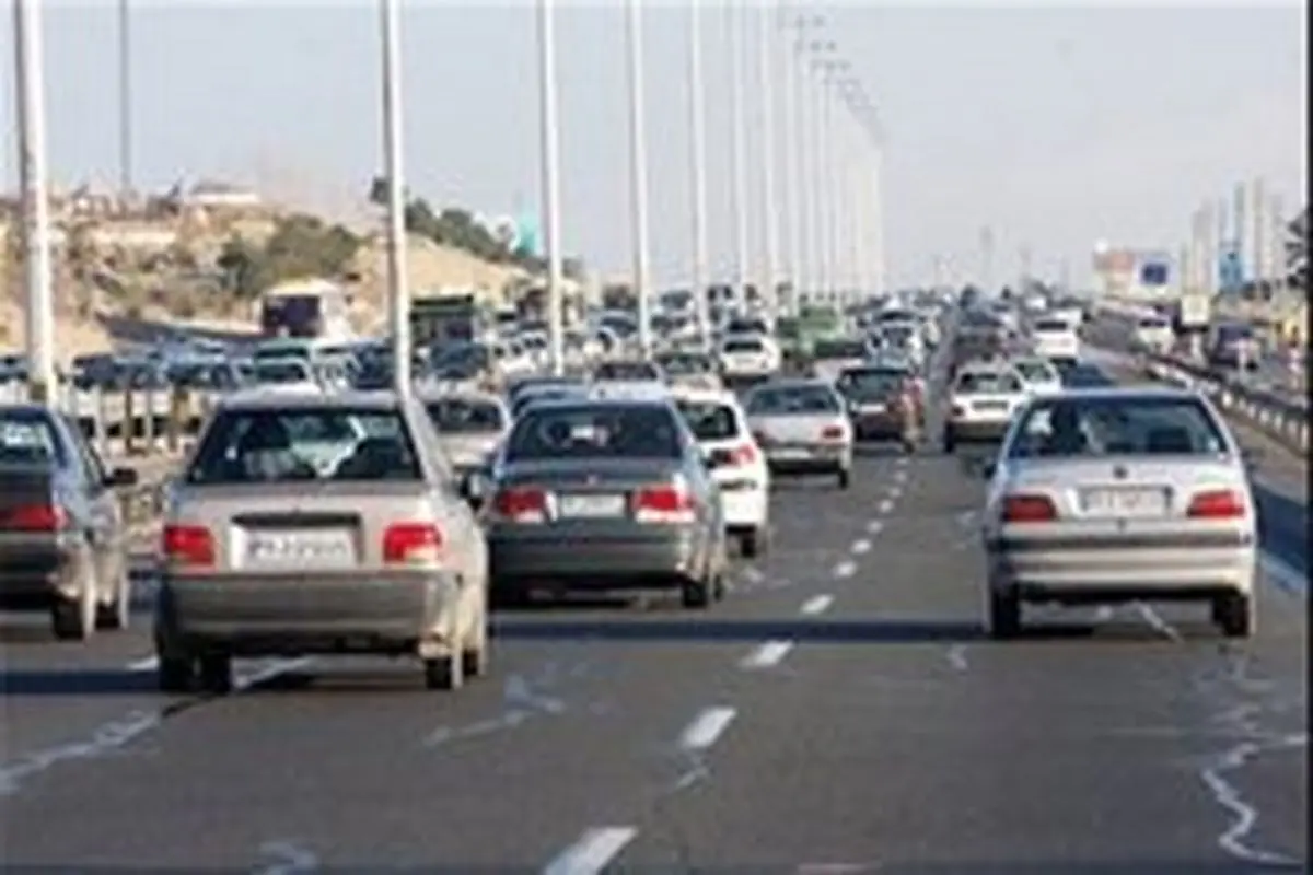 ترافیک سنگین در بهشت زهرا(س)/ بارش باران در ۴ استان