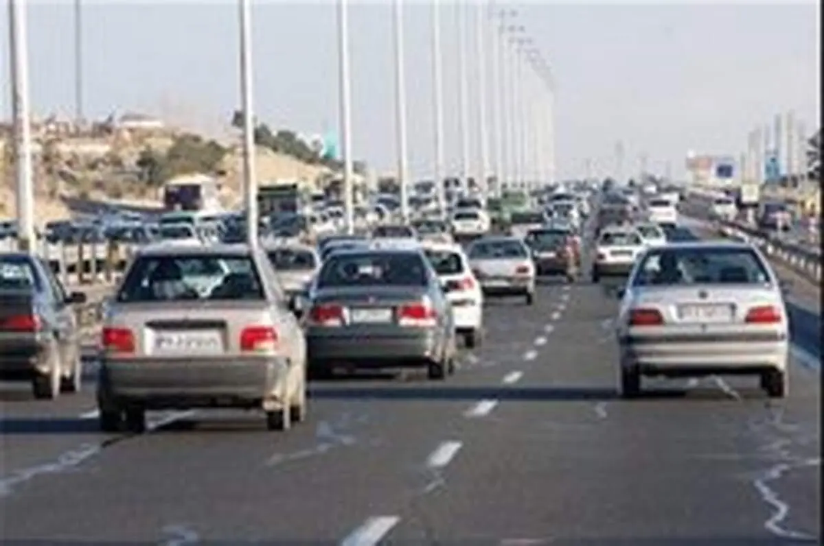 ترافیک سنگین در بهشت زهرا(س)/ بارش باران در ۴ استان