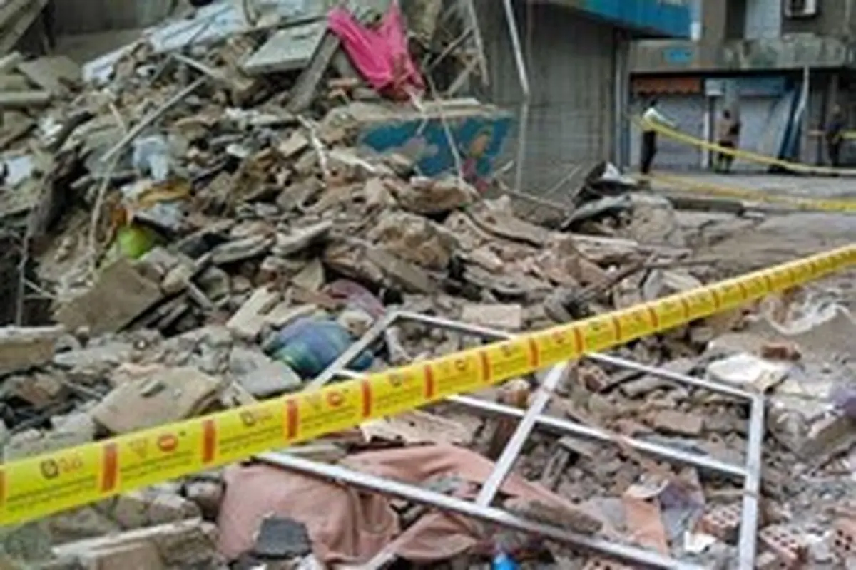 ریزش ساختمان در منطقه فلاح/ مدفون شدن چند نفر زیر آوار + تصاویر