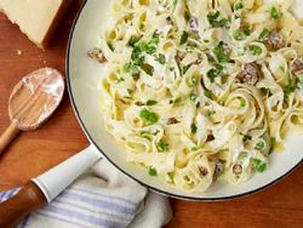 طرز تهیه فتوچینی آلفردو با پنیر رومانو