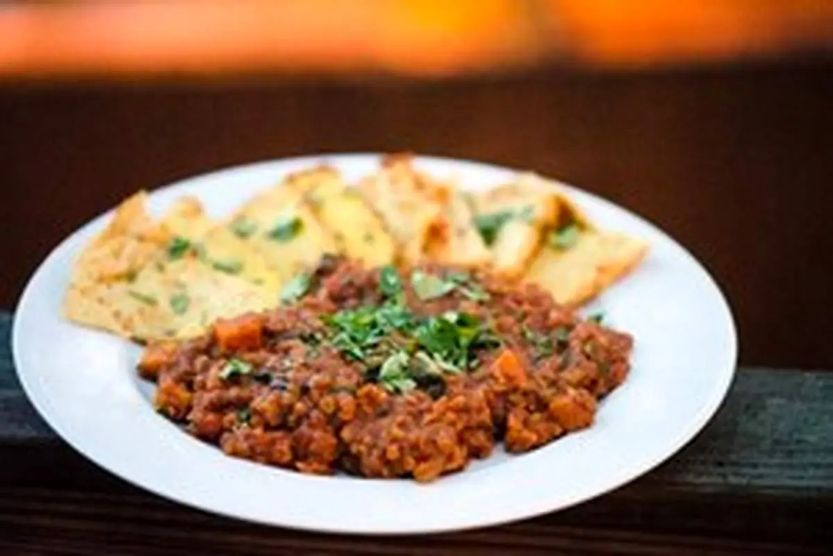 طرز تهیه خوراک عدس و سیب زمینی