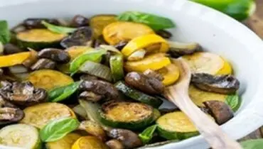 طرز تهیه خوراک کدو سبز و قارچ