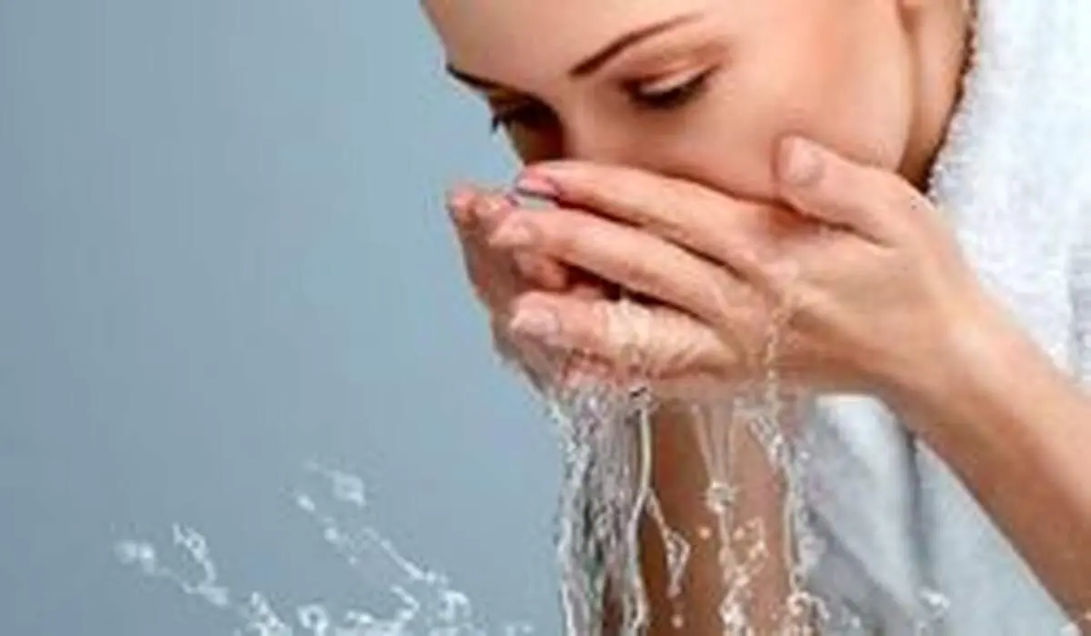 عوارض شستن صورت با آب داغ