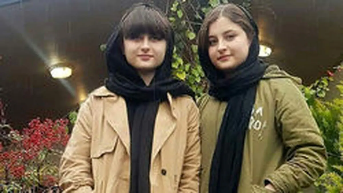 سارا و نیکا و پستی از مومو + عکس