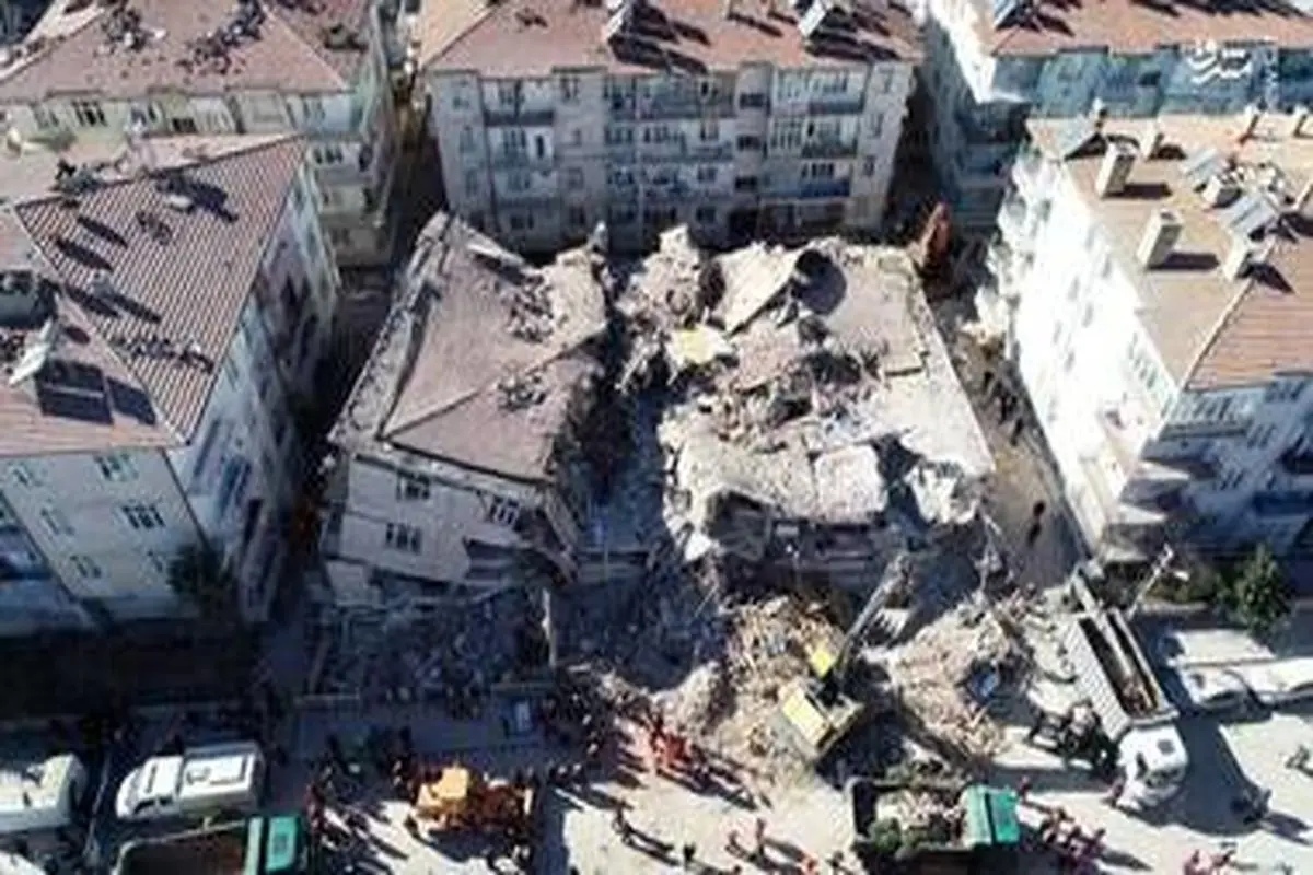 ویدیویی از شهروندانی که هنگام وقوع زلزله آماده مرگ شدند و «اشهد» خواندند