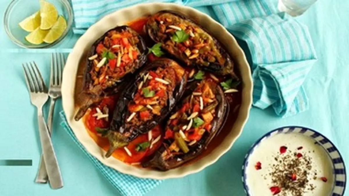 طرز تهیه بادمجان شکم پر مجلسی