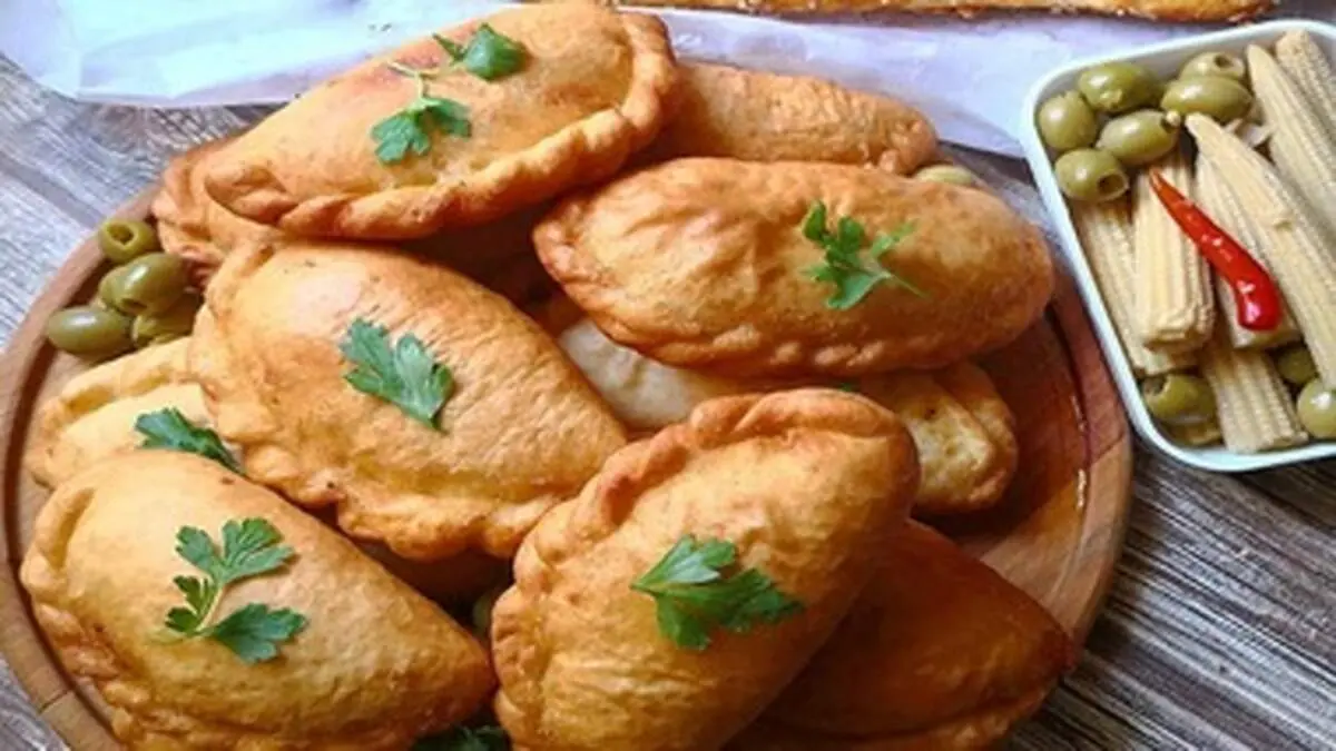 طرز تهیه پیراشکی سیب زمینی در کمتر از ۳۰ دقیقه