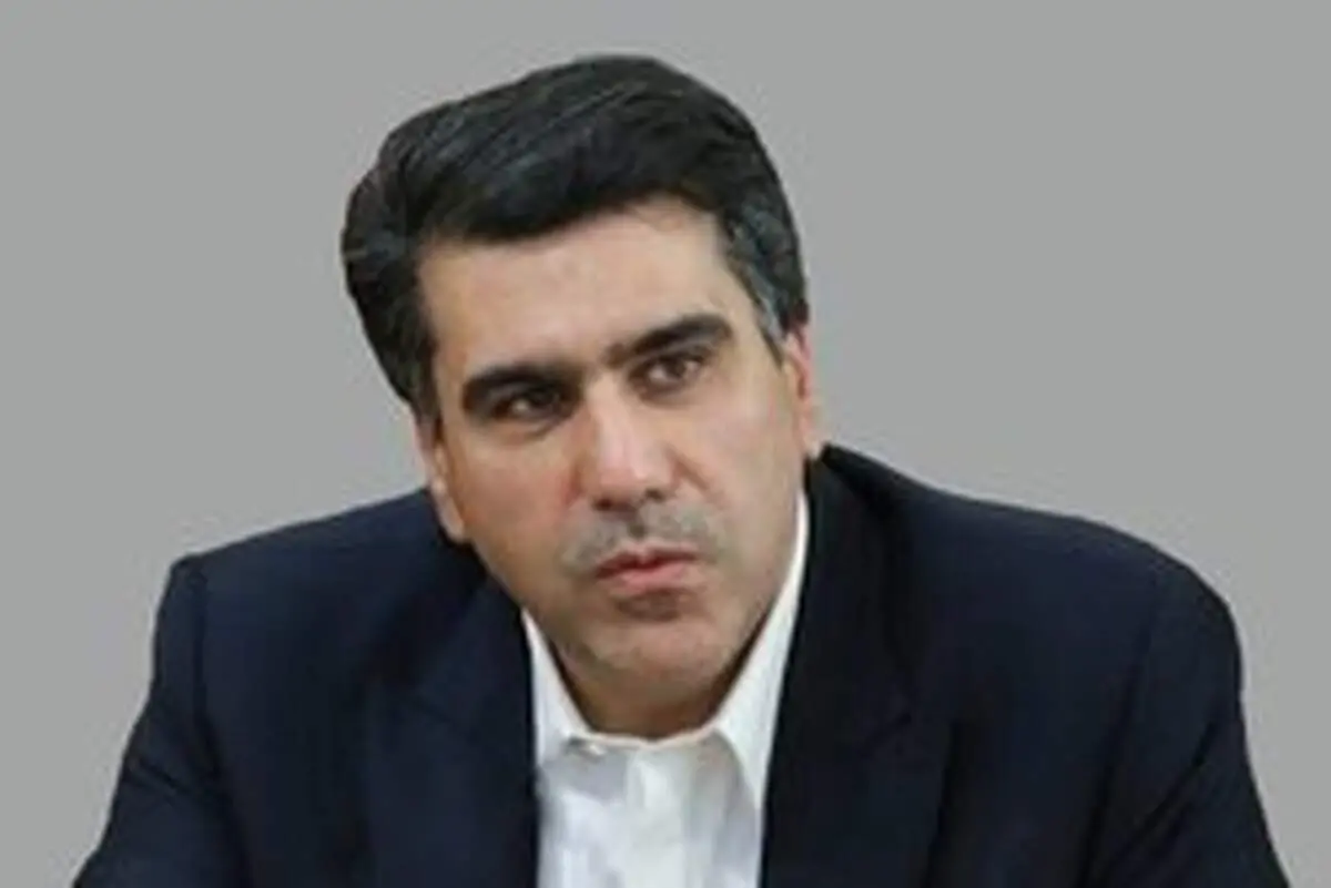 کنایه توئیتری علیرضا معزی به هتاکان به رئیس جمهور با هشتگ #پشت بلندگو+عکس