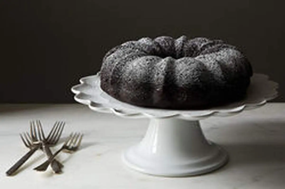 طرز تهیه کیک حلقه ای شکلاتی