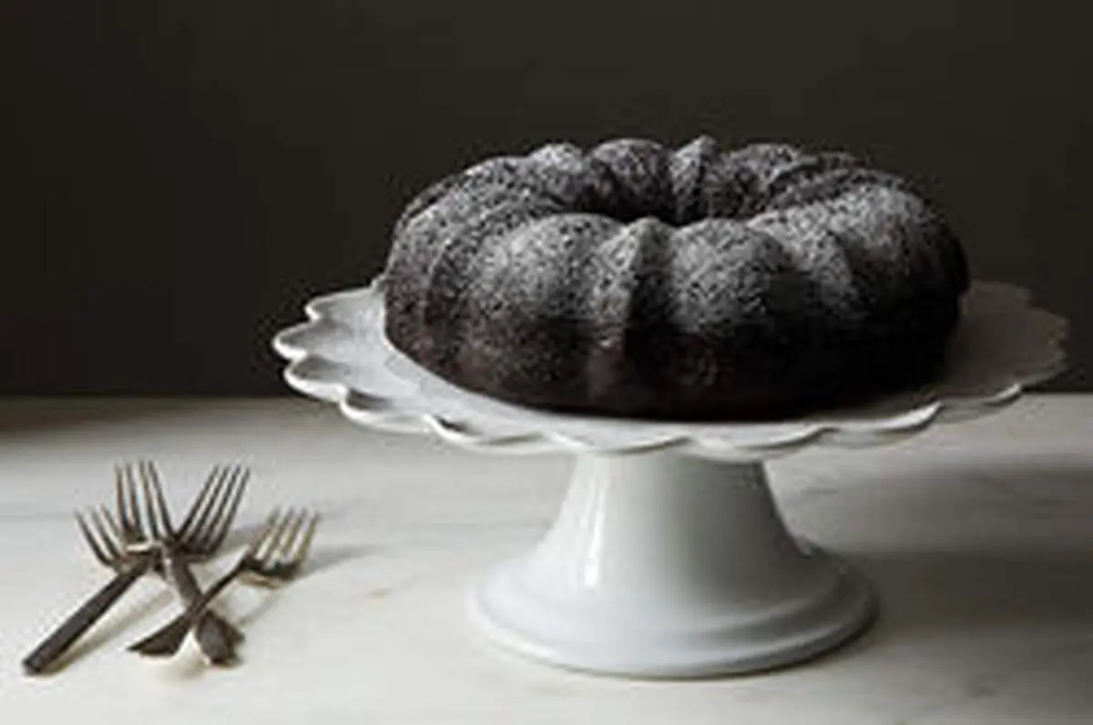 طرز تهیه کیک حلقه ای شکلاتی