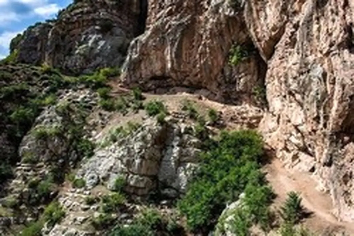 غار باستانی دربند رشی در قلب گیلان