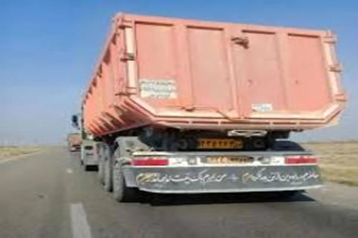 لحظه وحشتناک زیر گرفتن و له کردن چند خودرو توسط کامیون در اتوبان تبریز+فیلم
