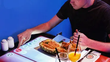 رباتی که غذا را از رستوران به در منزلتان می‌آورد + فیلم