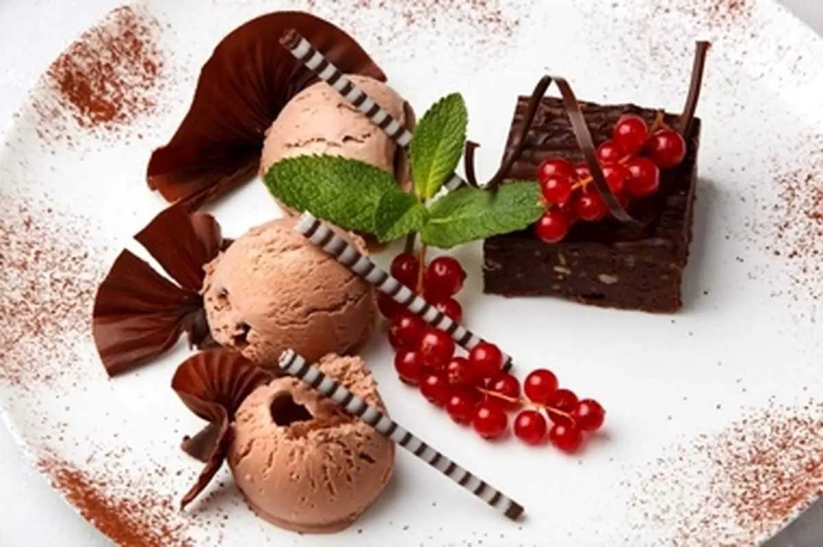 گران ترین بستنی‌ها و دسرهای دنیا با تزیین الماس و طلا