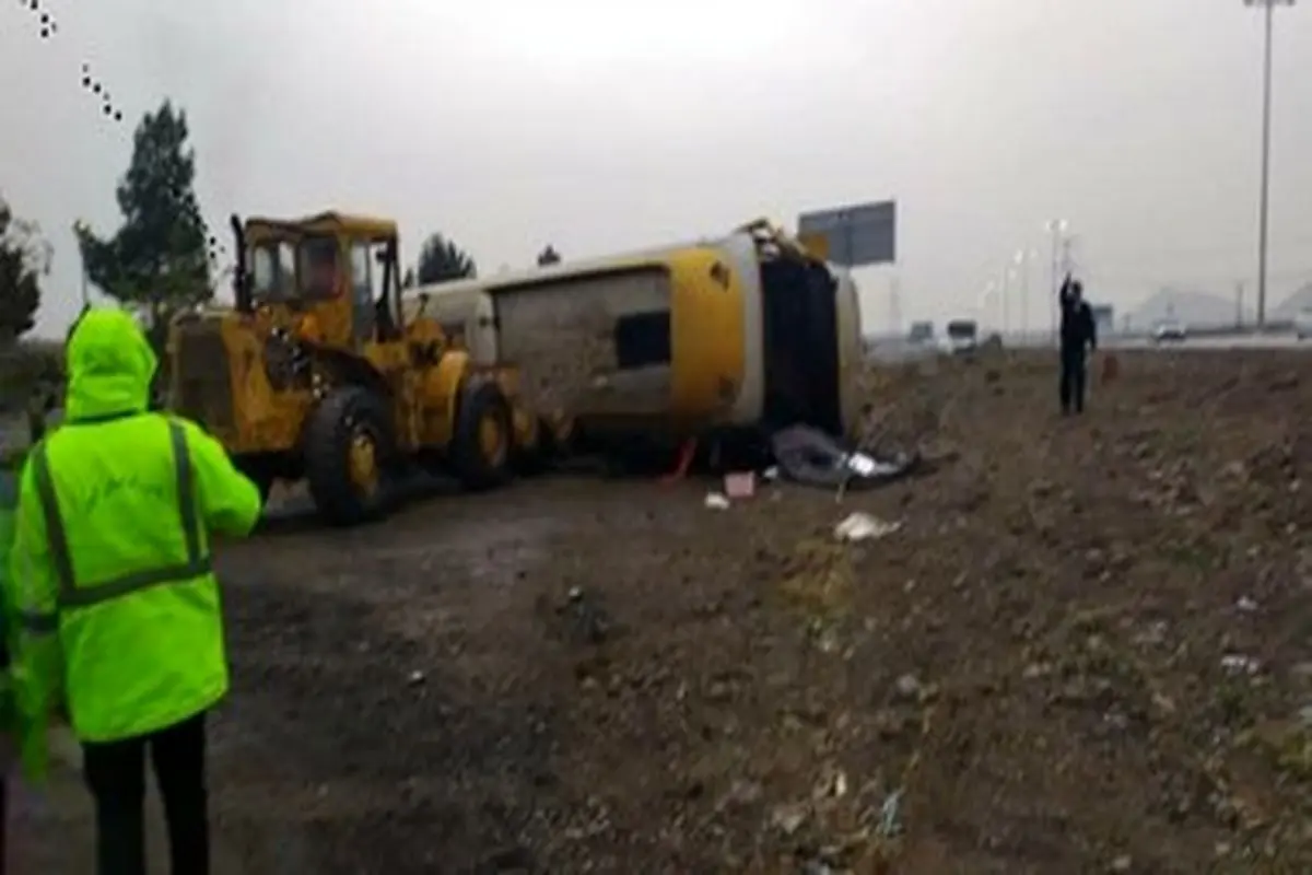 واژگونی مرگبار اتوبوس در اتوبان کرج-قزوین