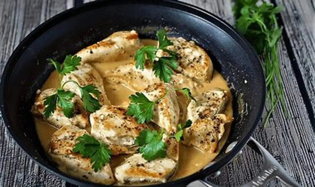 طرز تهیه مرغ خامه ای خوشمزه و لذیذ
