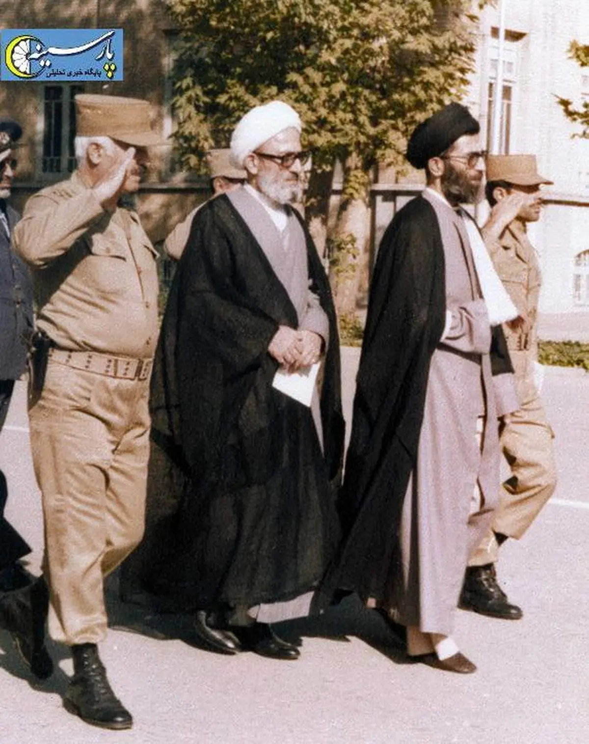 عکس دیده نشده ای از آیت الله خامنه ای، آیت الله مهدوی کنی، سرهنگ ظهیرنژاد و سرهنگ صیادشیرازی/1360