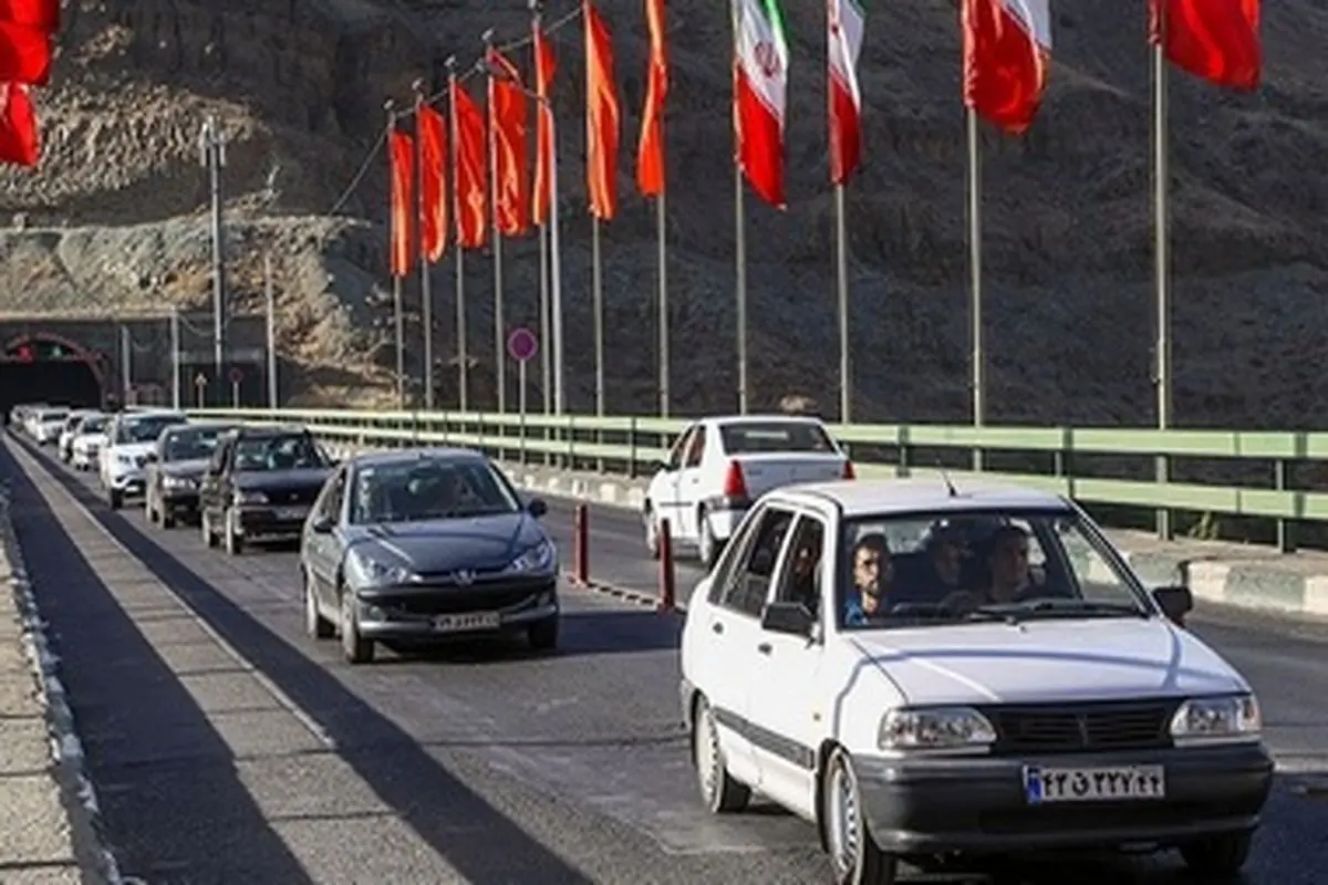 ترافیک نیمه سنگین در آزادراه کرج - تهران؛ ترافیک عادی در محور کرج - چالوس