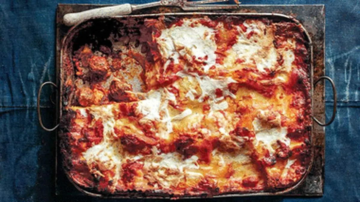 طرز تهیه لازانیا در فر با خوراک میت بال
