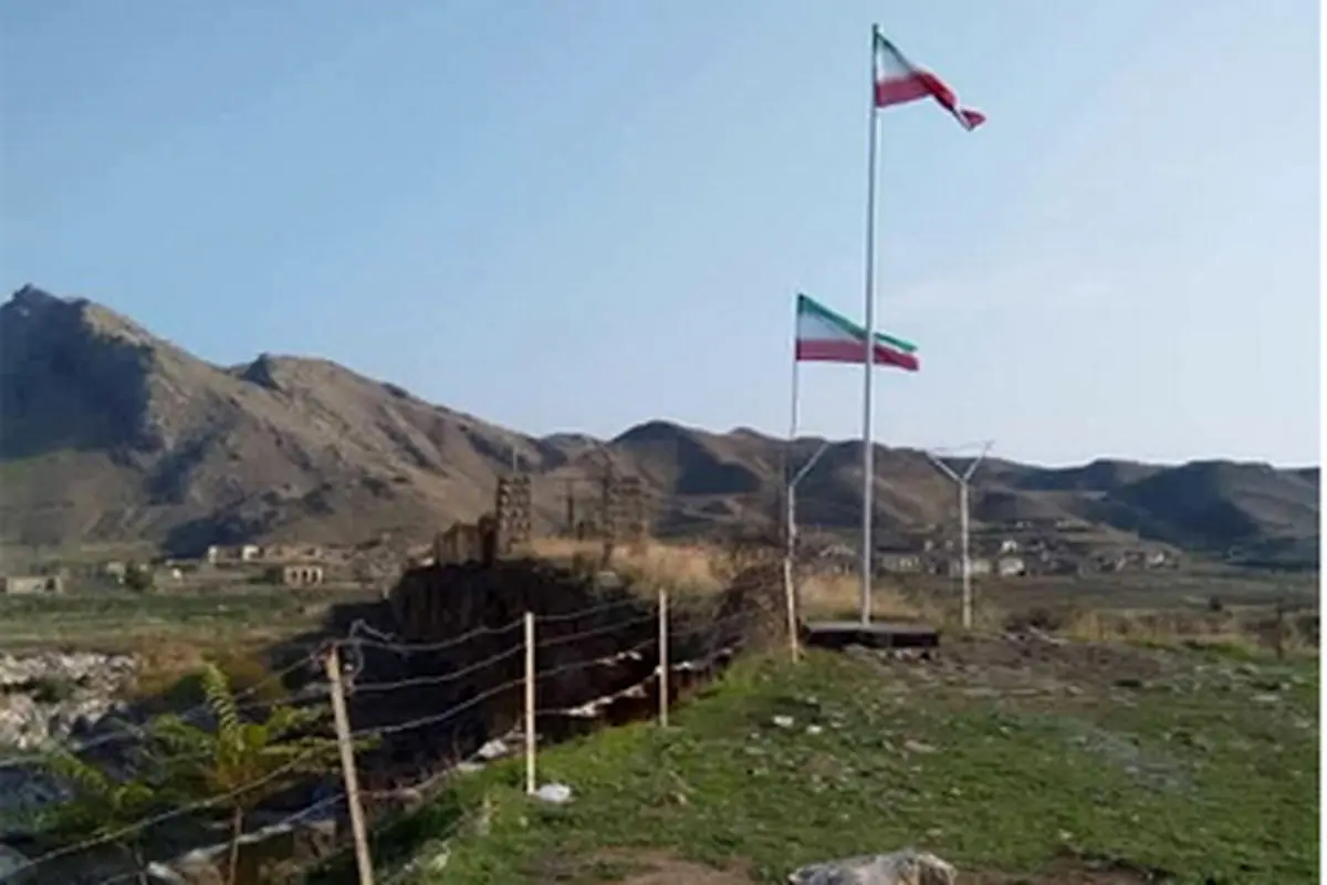 اهتزار پرچم ایران بر فراز پل خداآفرین+ عکس