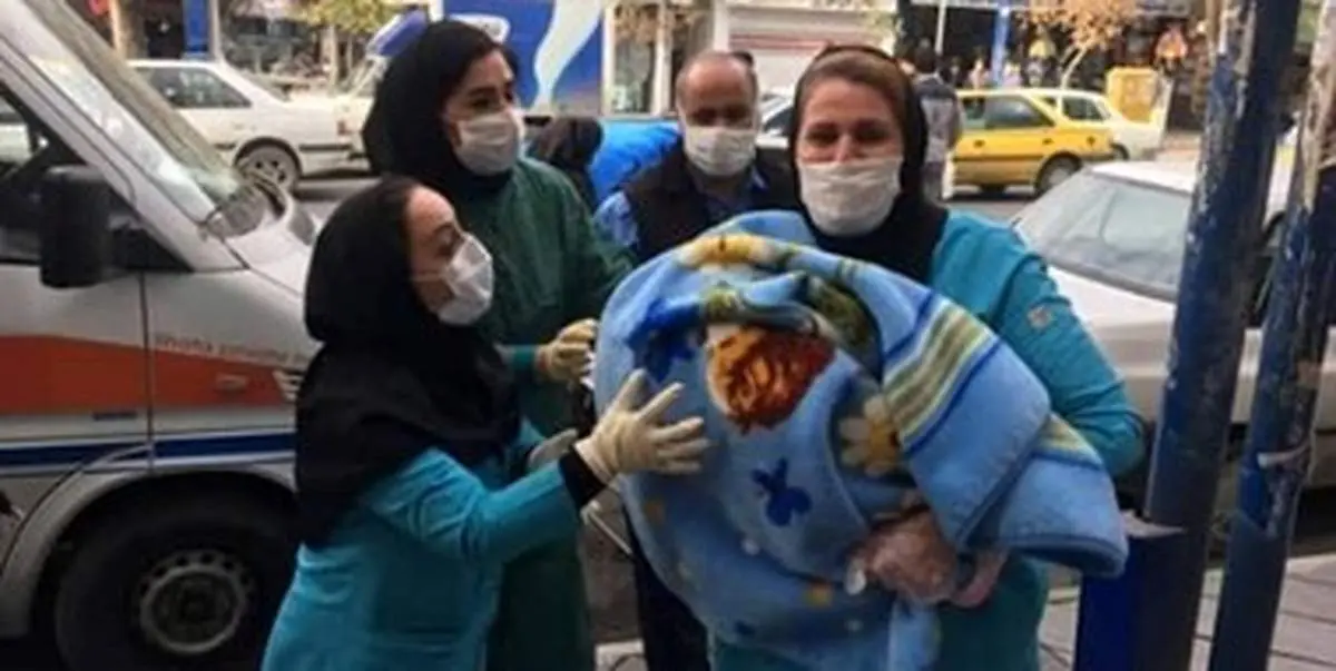زایمان اورژانسی در خیابان توسط ماما بازنشسته ارومیه‌ای +عکس