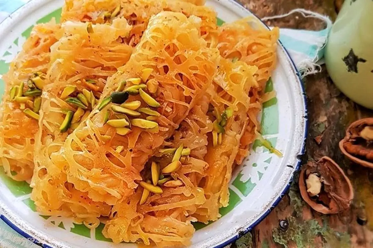 طرز تهیه رشته خوشکار خانگی و آرد برنج خانگی