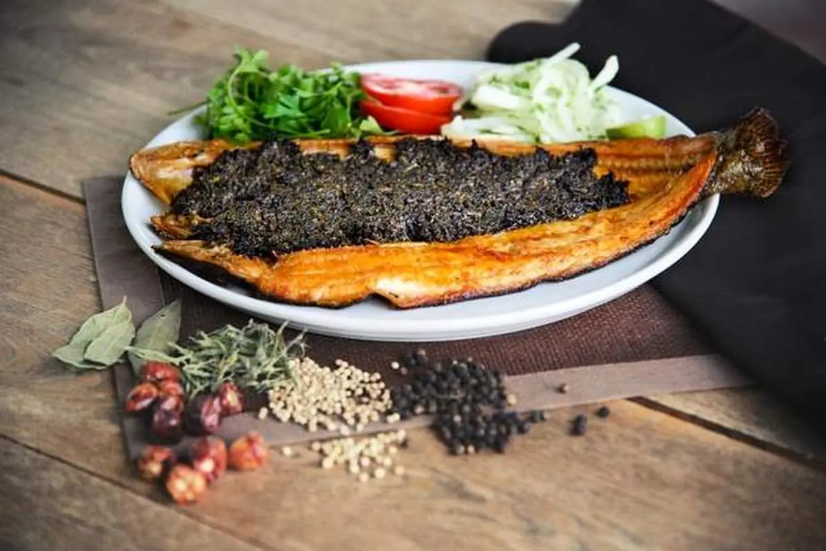 طرز تهیه حشو ماهی شکم پر جنوبی با سبزی مخصوص