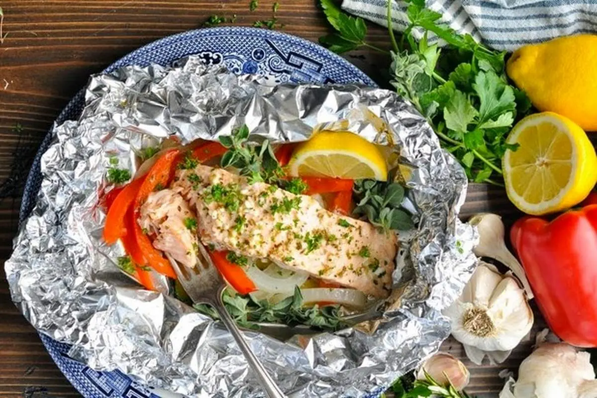 طرز تهیه فیله ماهی در فویل برای ۲ نفر
