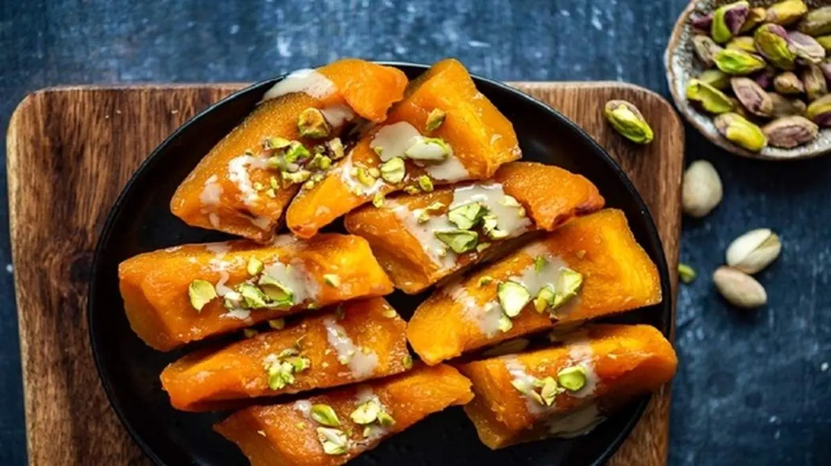 طرز تهیه دسر کدو حلوایی با دارچین و بیسکویت