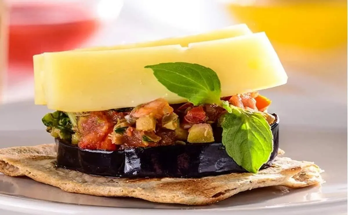 طرز تهیه کاناپه بادمجان با پنیر گودا