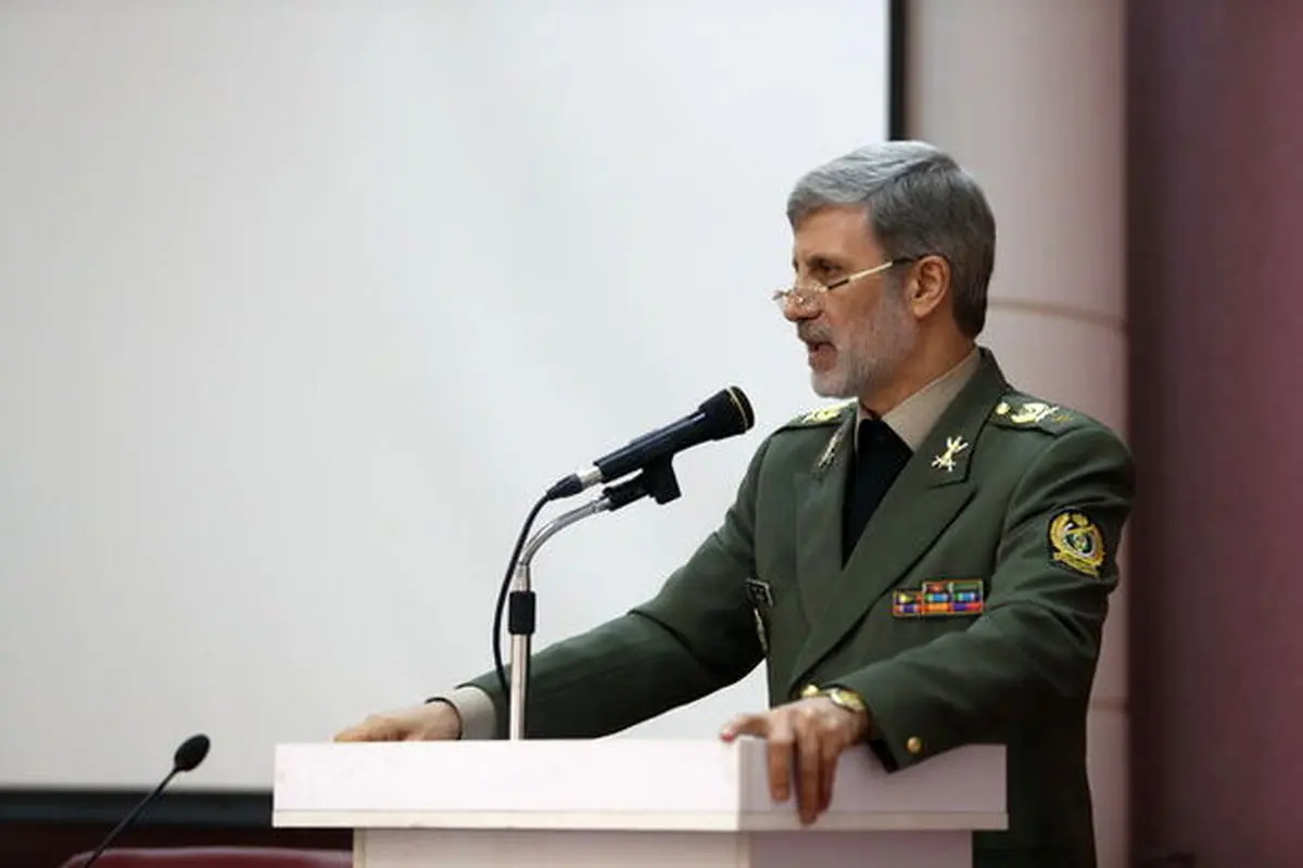 وزیر دفاع:رونمایی و الحاق ناوشکن تمام ایرانی «دنا» در آینده نزدیک