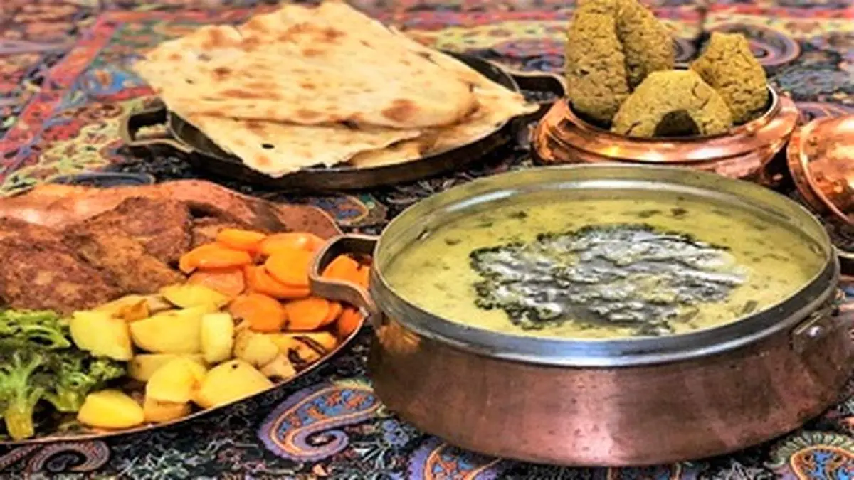 طرز تهیه آش ترخینه لعابدار و خوشمزه
