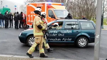 حمله یک خودرو به ساختمان صدراعظمی آلمان+فیلم