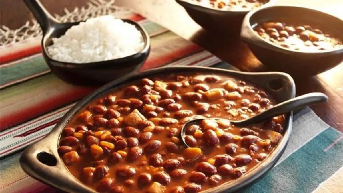 طرز تهیه لوبیا گرم یا خوراک لوبیا چیتی