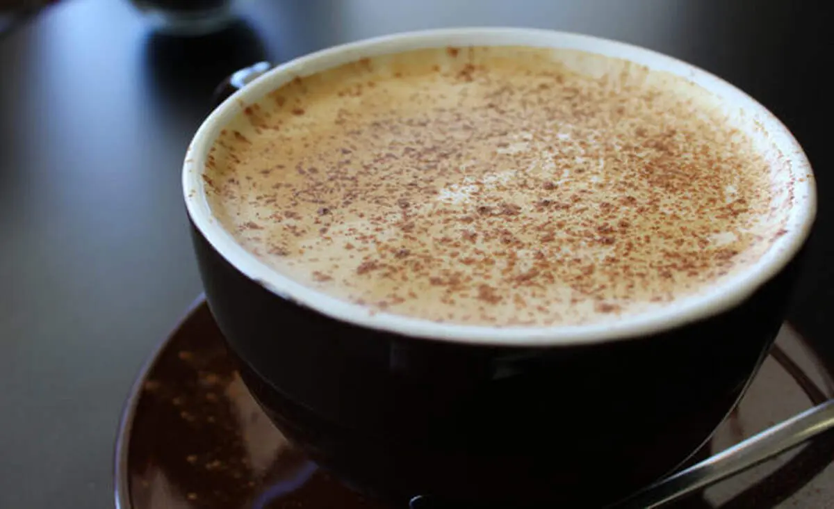 طرز تهیه قهوه وانیلی با شکلات سفید