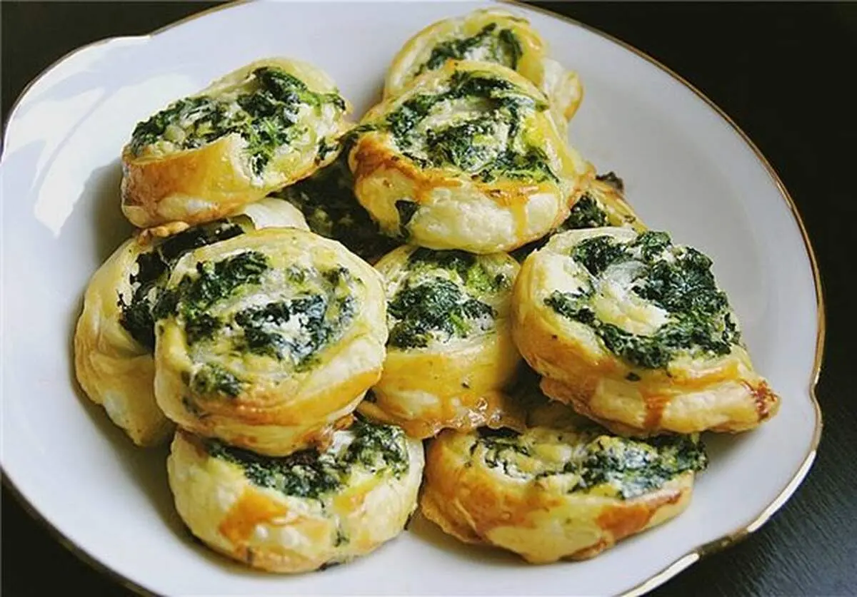 طرز تهیه رول اسفناج و قارچ + فیلم