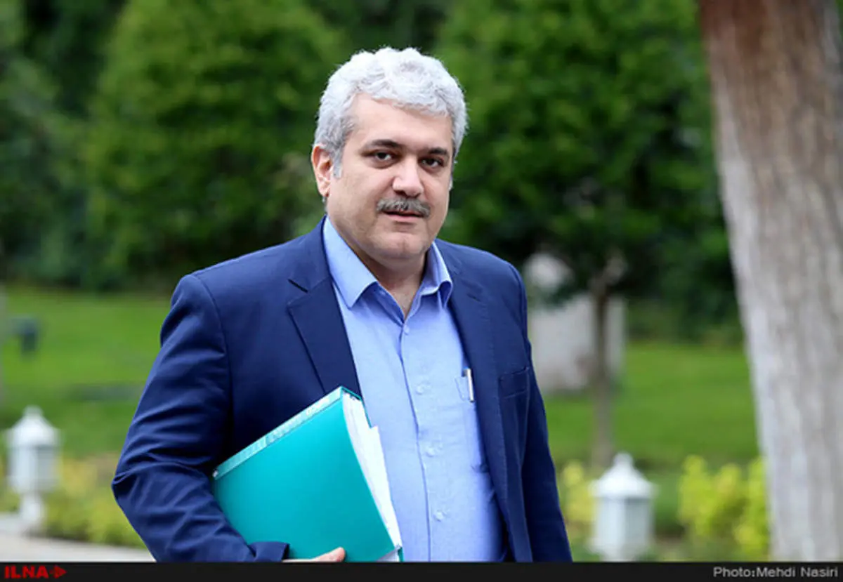 ستاری: سه واکسن دیگر کرونا مجوز آزمایش انسانی میگیرند/ ایران صاحب کارخانه خودروسازی است نه صنعت خودرو