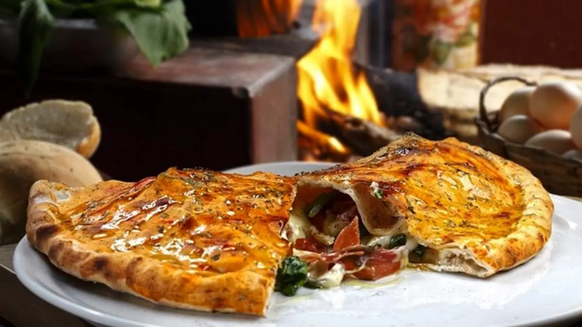طرز تهیه پیتزا کالزونه موزارلا، غذای ساده و متفاوت