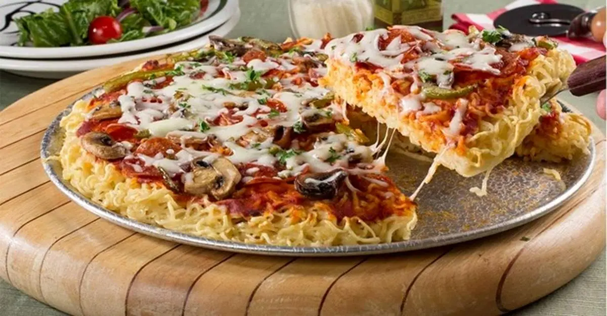 طرز تهیه پیتزا نودل و پپرونی سولیکو