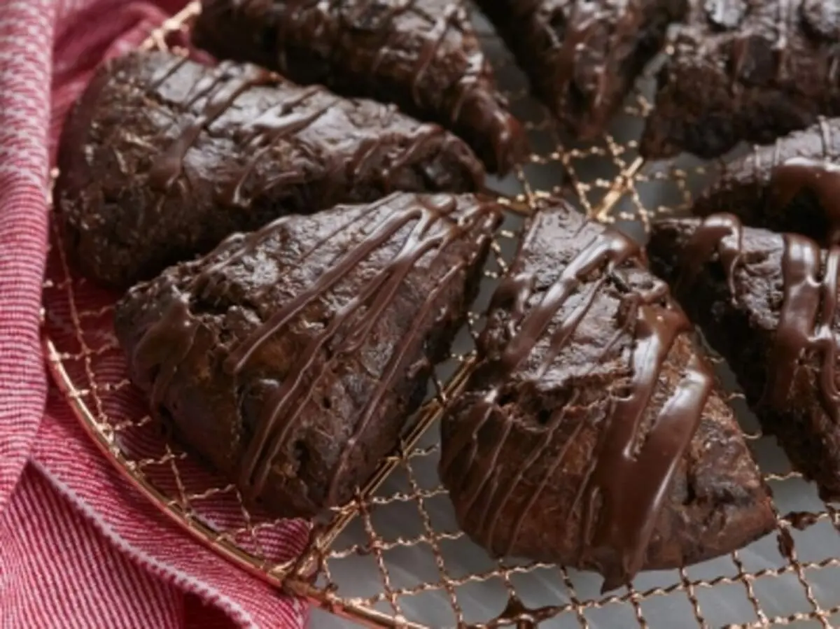 طرز تهیه اسکون شکلاتی + فیلم