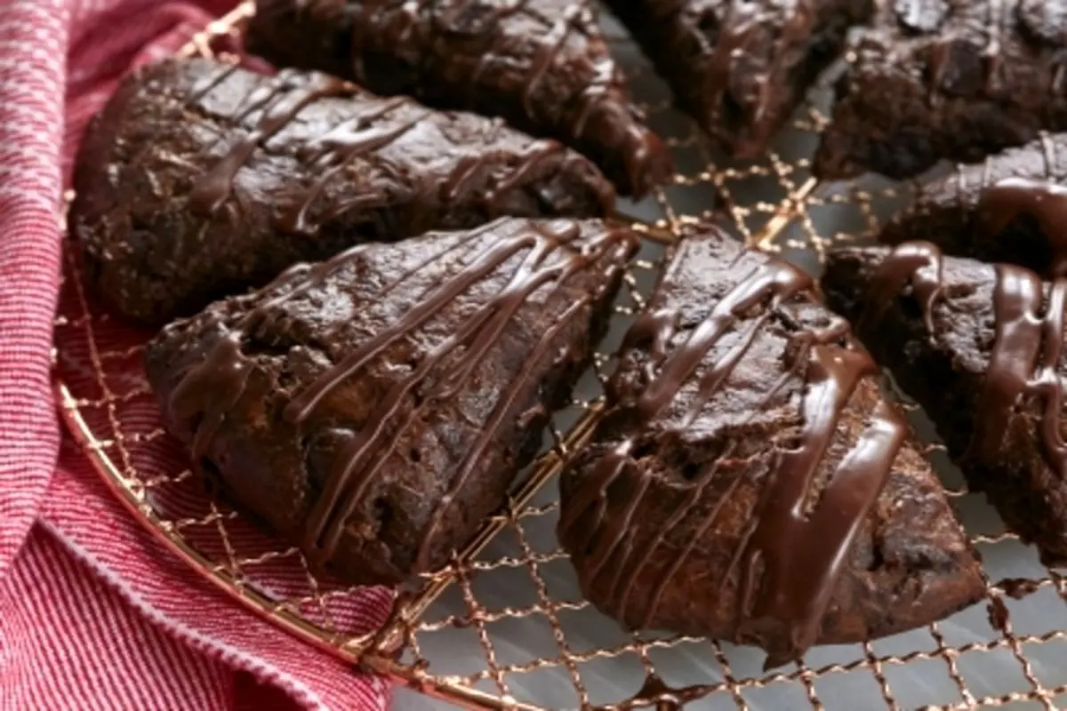 طرز تهیه اسکون شکلاتی + فیلم