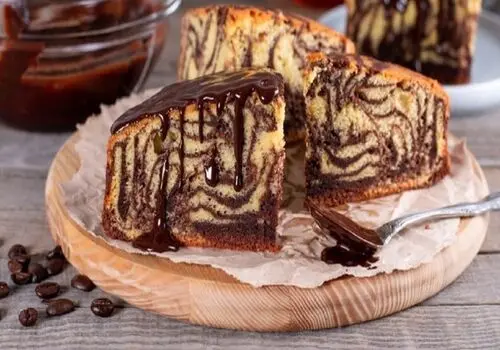 طرز تهیه خوشمزه ترین کیک شکلاتی دو رنگ + فیلم / روش پخت کیک شکلاتی دو رنگ با پف زیاد