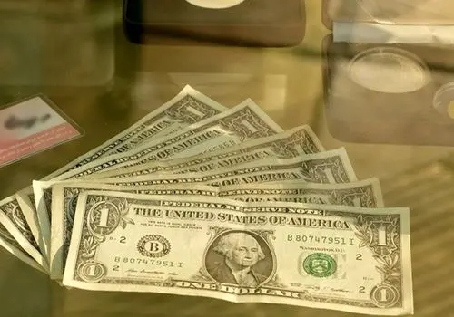 فاصله ۲۰۰۰ تومانی نرخ خرید و فروش دلار