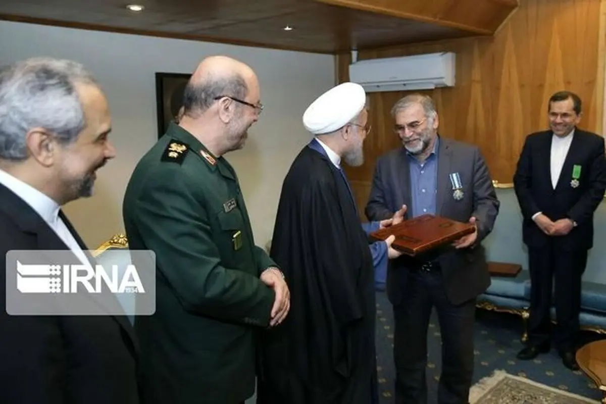نشان خدمت برجام بر سینه شهید فخریزاده+عکس