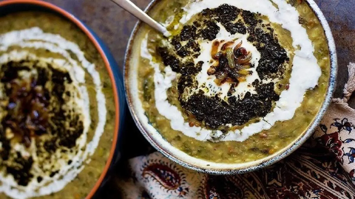 طرز تهیه آش بادمجان خوشمزه و متفاوت